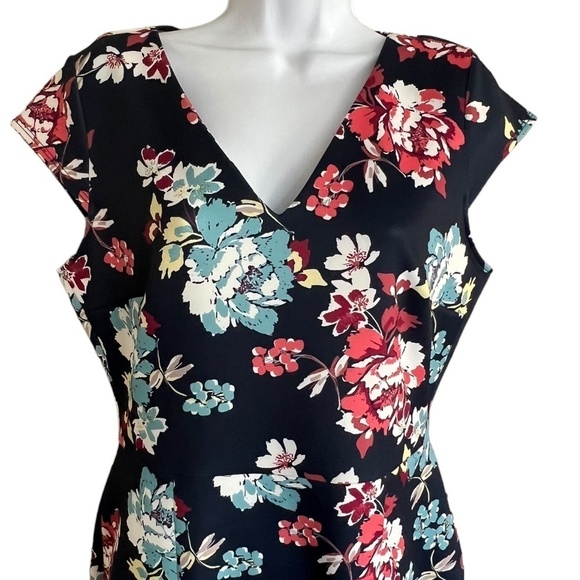 Simply Styled | Floral Dress - Picture 2 of 7